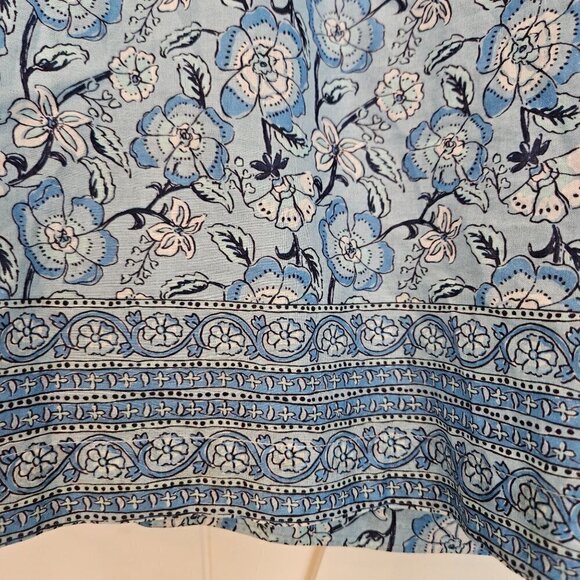 VINEYARD Vines Frangipani Floral Beachy Popover Blue and White Top, Size XS - Picture 2 of 9